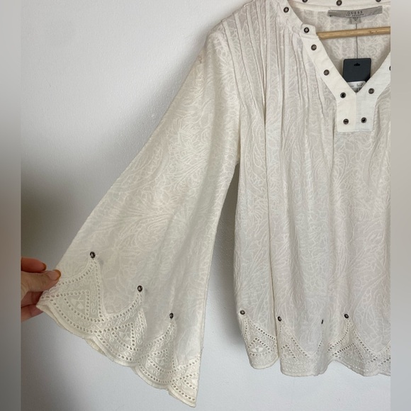 Guess Bonita Eyelet Scalloped Top Size XS White Long Sleeves Knit Flare Sleeves - Picture 3 of 10